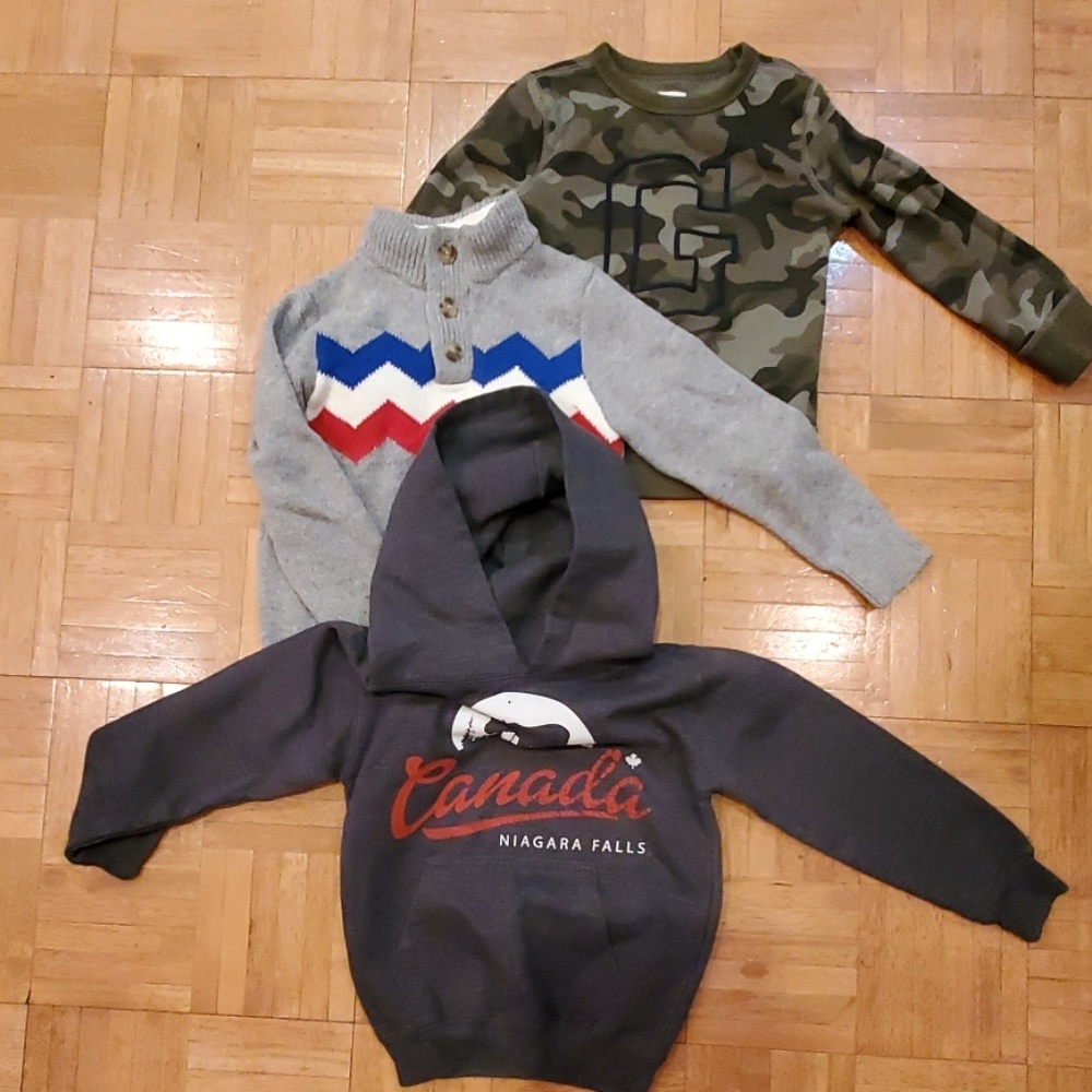 🆕️❄set of 3 sweaters